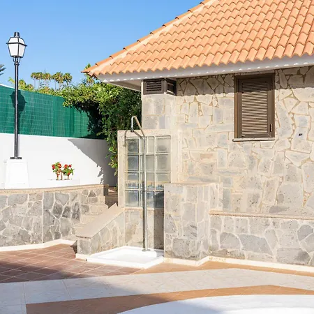 Almenas Villa