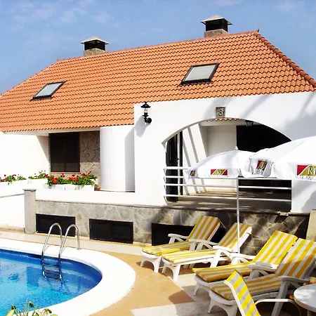 Almenas Villa